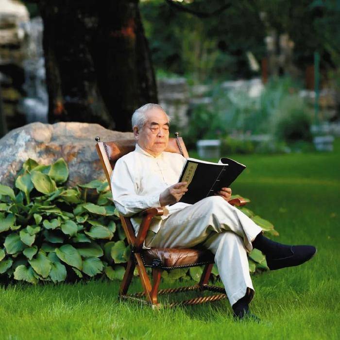 瑞典超级甲组联赛
_画家范曾女儿发文称与父亲失联瑞典超级甲组联赛
，其入股公司当晚仍直播带货，近1个月销售额过百万元