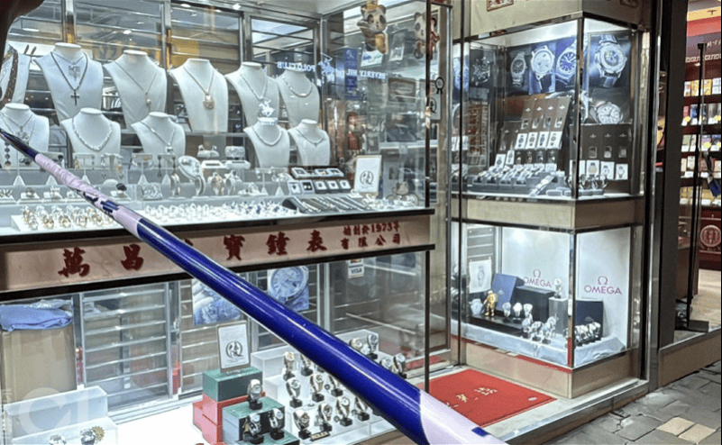 如何申请皇冠代理_两名内地男子在香港劫走约值537万港元的名表如何申请皇冠代理！已被追回