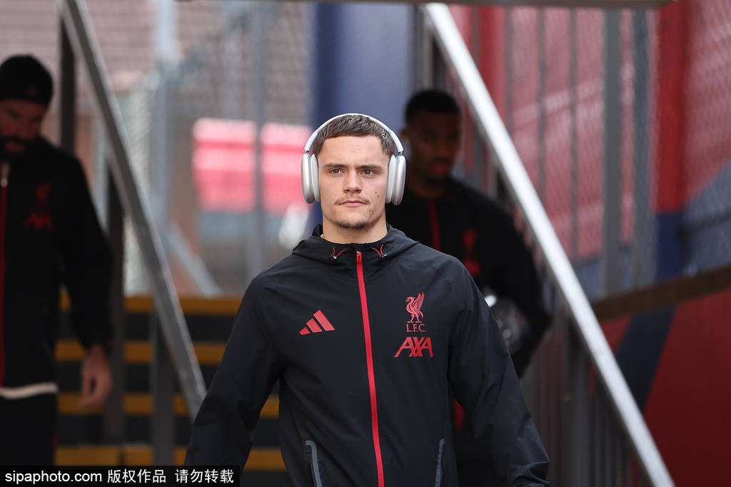 皇冠信用盘结算日_观战台：巴萨火拼巴黎+皇马远征 拜仁冲击开局九连胜