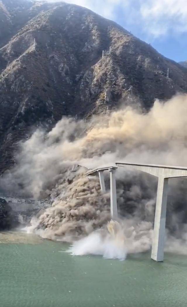 皇冠信用网去哪里弄
_四川马尔康市红旗桥垮塌皇冠信用网去哪里弄
，官方回应