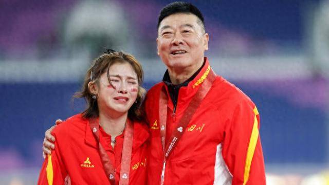 正版皇冠信用盘出租_吴艳妮还是哭了：当她不再是100米栏赛道上唯一的“答案”正版皇冠信用盘出租！