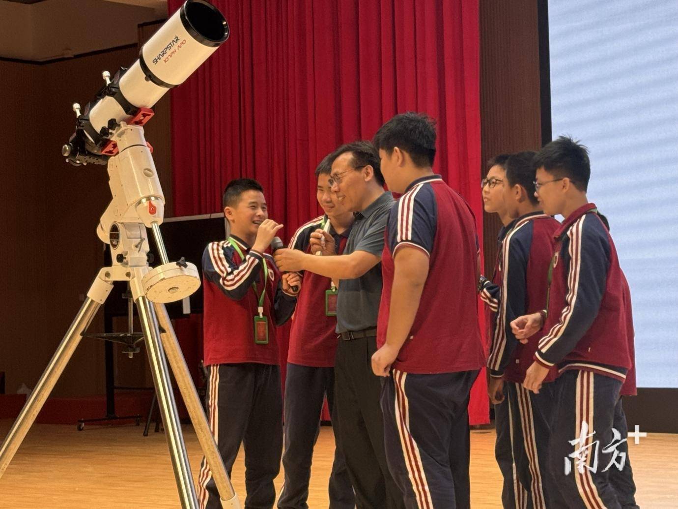 Hga050_1500名青少年筑梦星空Hga050，第八届湾区青少年天文嘉年华启幕