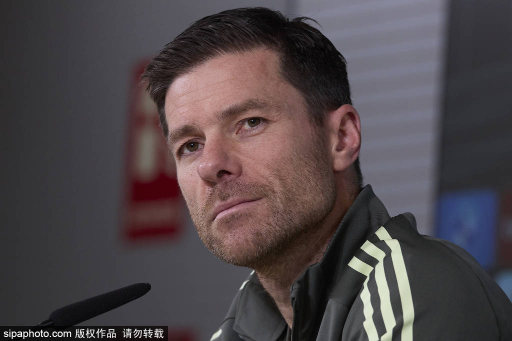 皇冠比分
_6000万新援沦为皇马短板皇冠比分
!赫伊森防守漏洞频现 未来或转型中场