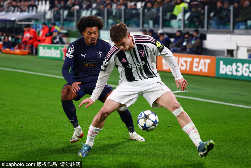 希腊vs以色列_尤文图斯换人风波：斯帕莱蒂与洛卡特利的短暂交流背后的战术考量