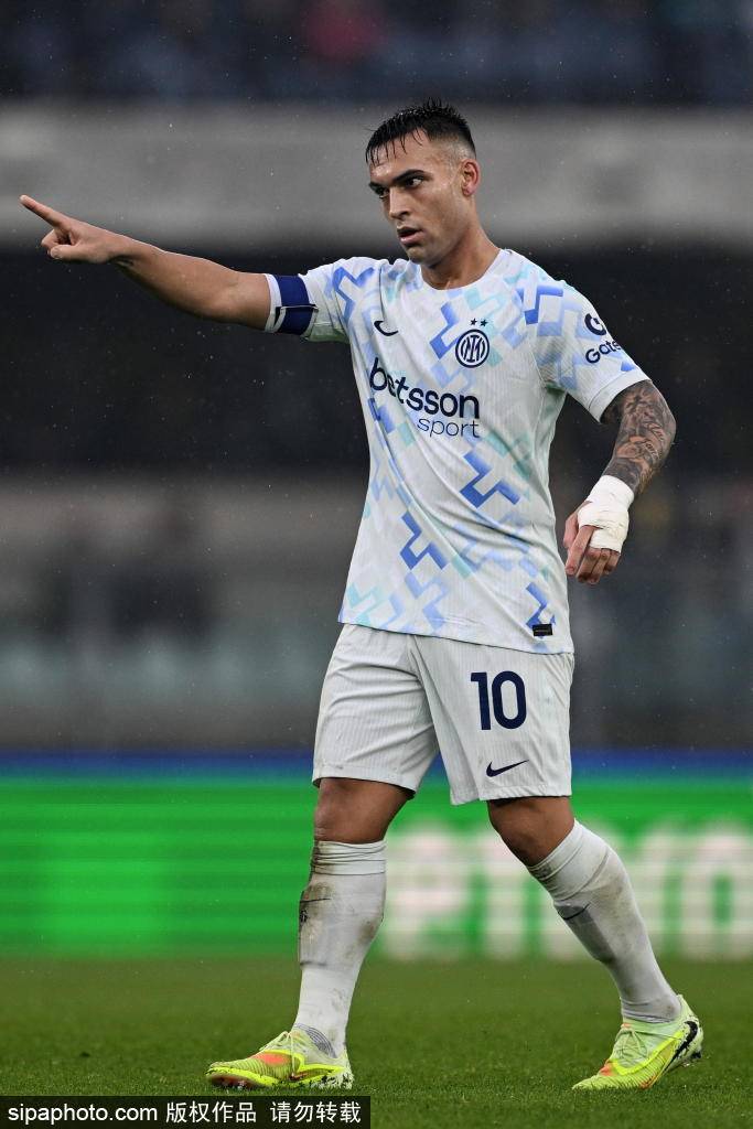 神户胜利船vs横滨水手_蓝黑军团的坚韧：国米1-0亚特兰大神户胜利船vs横滨水手，劳塔罗的制胜之道与巴雷拉的迷失