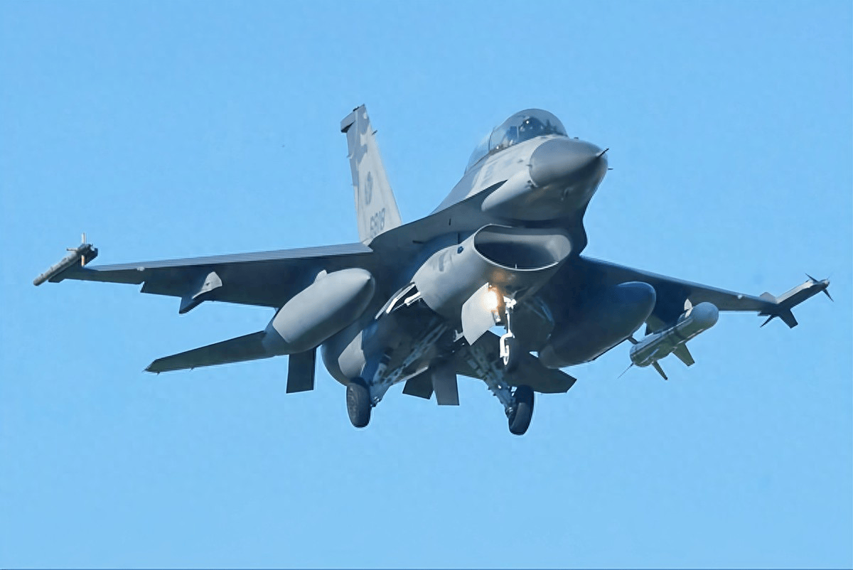 电竞足球网_美方失算电竞足球网，中国战斗机出口激增，不止歼10C，歼35也将热销