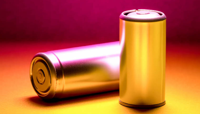 城之队vs皇家君主_“半固态”出局城之队vs皇家君主！中国制定全球首个固态电池国标