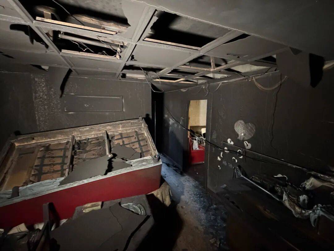 波兰丙组联赛_北京一小区21层发生火灾！同一户内相邻房间波兰丙组联赛，有人昏迷有人毫发无伤