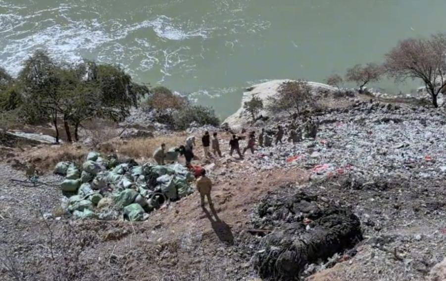 英格兰北部东部甲组联赛_网友曝木里金沙江边被倾倒大量垃圾 官方回应：已全部清理完毕英格兰北部东部甲组联赛，主要为生活垃圾