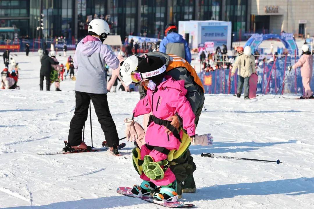 俱乐部友谊赛
_董宇辉刚走俱乐部友谊赛
,长春就被全网“追问”!这里到底还有多少惊喜?