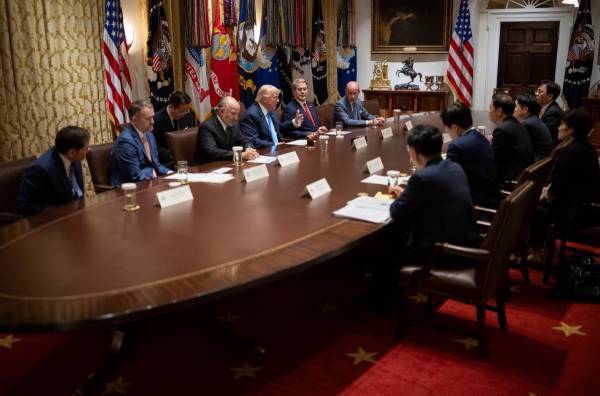 皇冠登3代理申请_“特朗普见面第一句竟问‘金正恩最近好吗’皇冠登3代理申请，韩方当场傻眼”