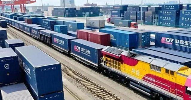 法国甲组联赛_果然不服气:放行中欧班列后法国甲组联赛,波兰又开第二枪,中国接下挑战书