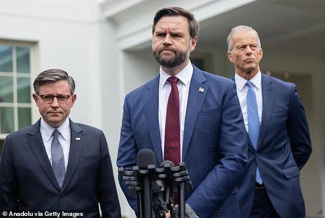 皇冠信用网申请开通_笑死！美国政府关门皇冠信用网申请开通，公务员为爱发电！妮可·基德曼20年婚姻再破裂，背后竟是…