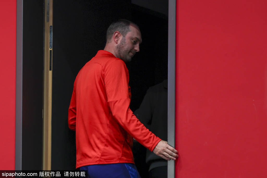 皇冠体育App下载_新秀齐千程亮相发布会皇冠体育App下载,山东泰山迎来年轻力量的挑战