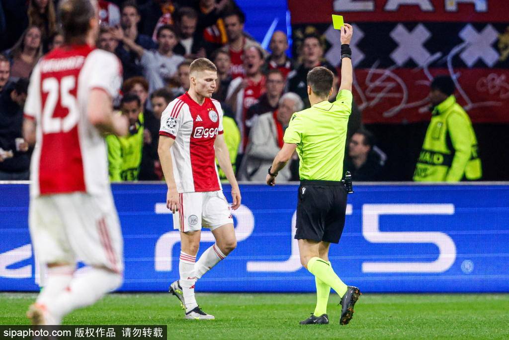 世界杯皇冠足球平台_恰尔汗奥卢的转会风波：加拉塔萨雷冬窗新报价的背后故事