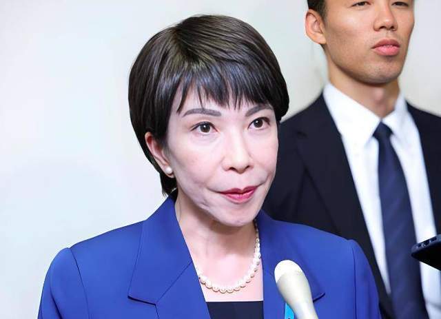 皇冠足球平台申请_难怪高市疯狂挑衅中俄韩皇冠足球平台申请，为掩盖更大危机，日本就要“自爆”了