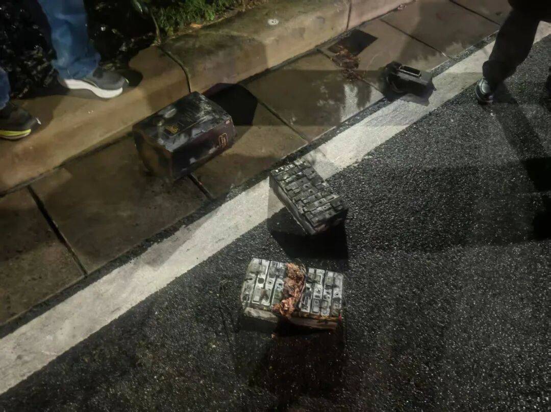 皇冠会员网址_集中曝光皇冠会员网址！郑州市2025年11月共发生13起电动自行车火灾！