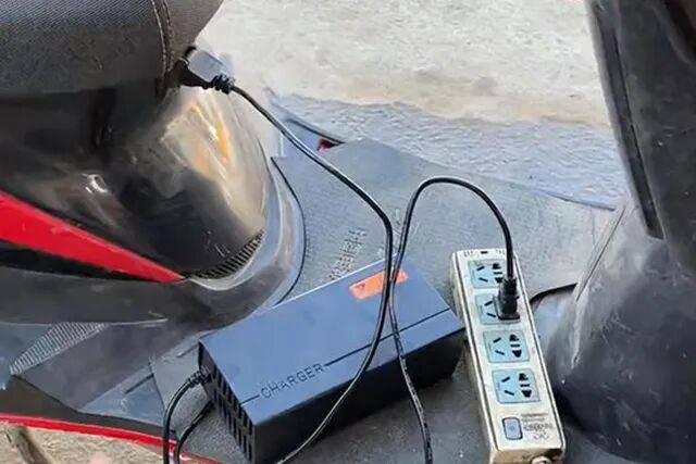 皇冠会员网址_集中曝光皇冠会员网址！郑州市2025年11月共发生13起电动自行车火灾！