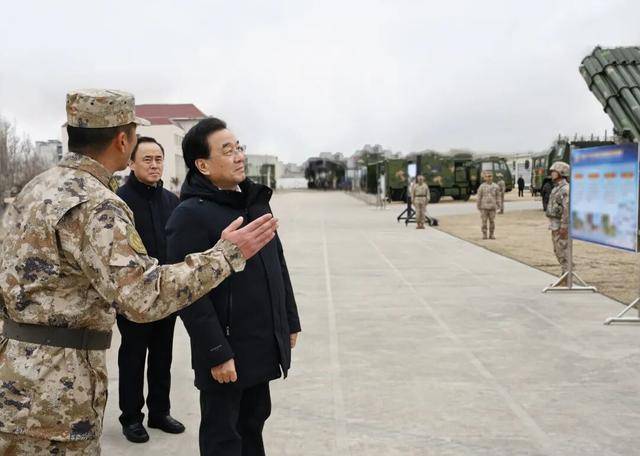 皇冠信用网怎么代理_江苏省委书记信长星前往陆军第71集团军走访慰问