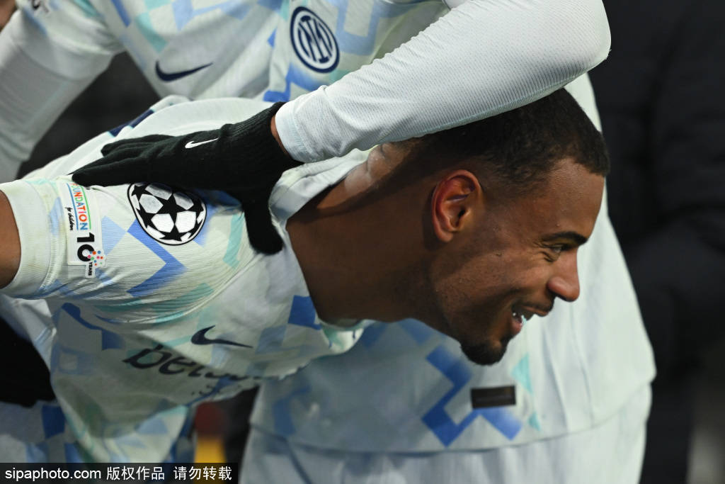 世界杯皇冠足球平台_7分钟2球!姆希塔良、阿坎吉先后破门世界杯皇冠足球平台,国米2-0领先莱切