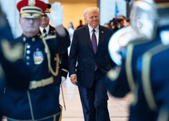 皇冠信用盘登2登3_反击开始！伊朗发起斩首行动皇冠信用盘登2登3，以总参谋部被炸，特朗普开始急了