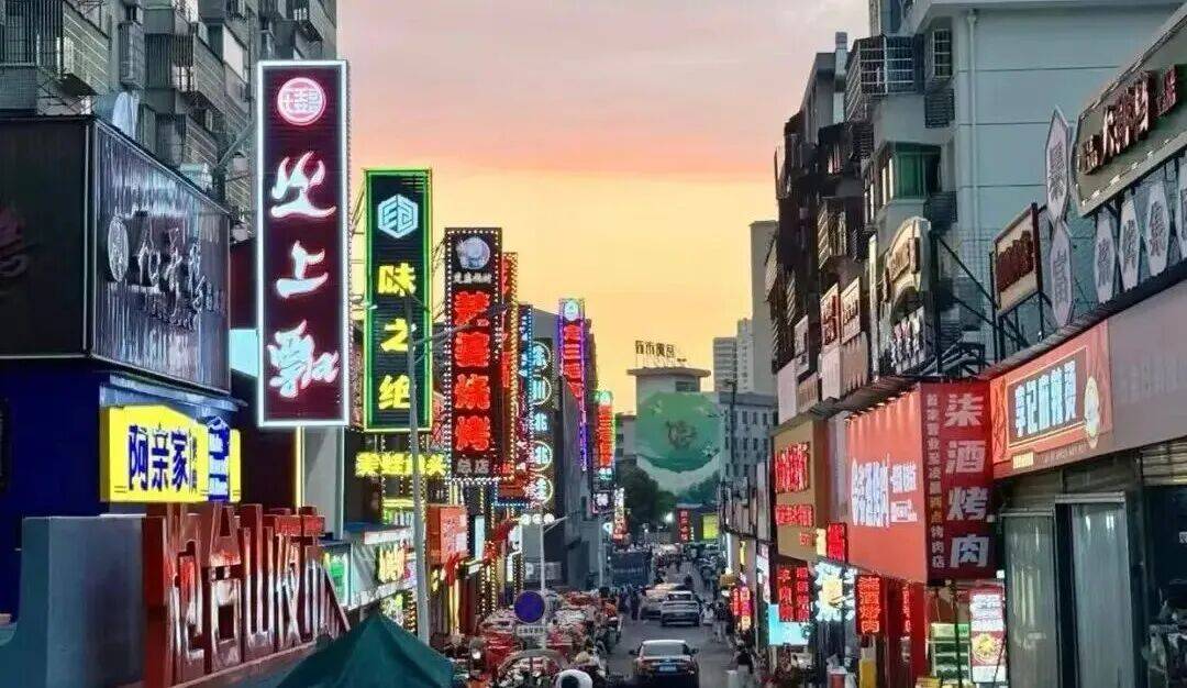 皇冠信用网会员账号_全国首个烧烤学院正式启动招生皇冠信用网会员账号，烧烤师傅也能捧上大学文凭