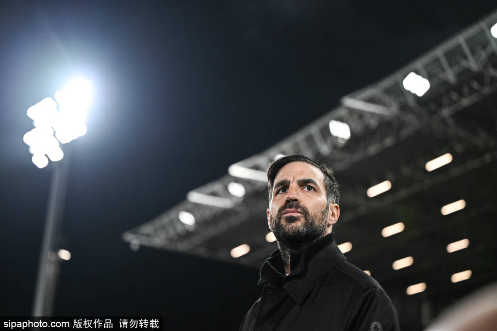 皇冠信用网开号_意甲风云突变:国际米兰掉链子冠军悬念再起皇冠信用网开号,科莫逆袭冲击欧冠区