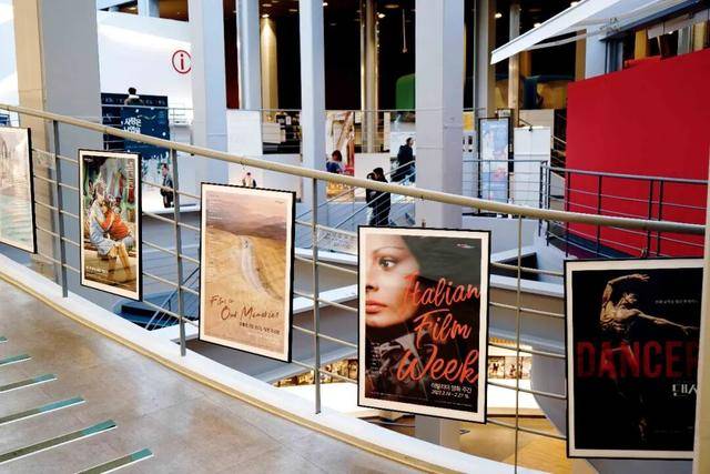 世界杯足球平台代理_左手诺贝尔世界杯足球平台代理，右手奥斯卡，怎么做到的？