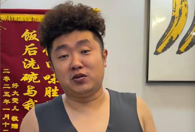 皇冠信用网登2_“感谢救我一命”32岁博主嘴唇发紫被粉丝催检查皇冠信用网登2，背上动态检测仪心脏停搏2次，最长3.1秒，医生：很危险，停搏不启动就叫猝死