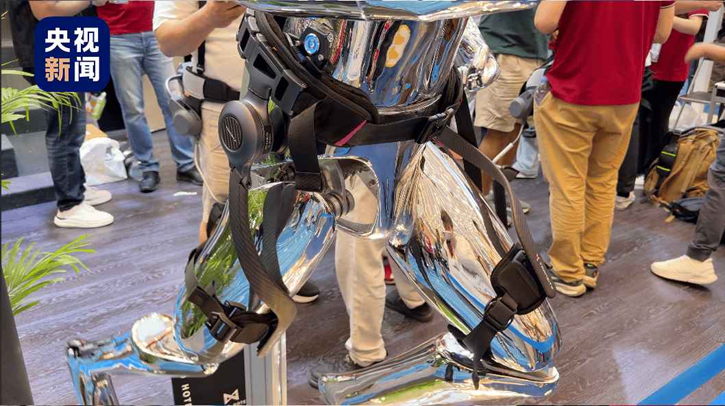 皇冠登一登二登三区别_广交会暖心一幕！中国机器人皇冠登一登二登三区别，帮外国友人重新站立行走