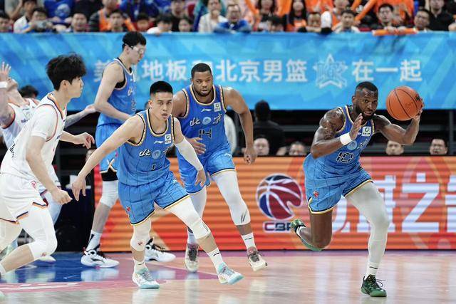 彭美拉斯SP足球
_北汽男篮止步半决赛 失望的赛季留下一串问号