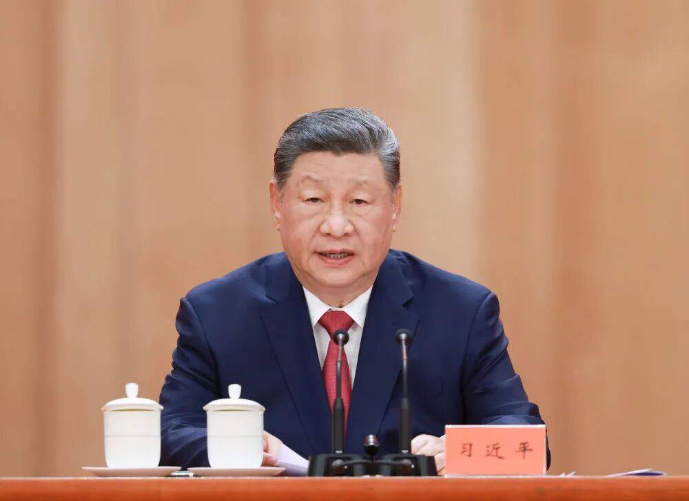 皇冠足球网址
_详讯:纪念江泽民同志诞辰100周年大会在京隆重举行 习近平发表重要讲话
